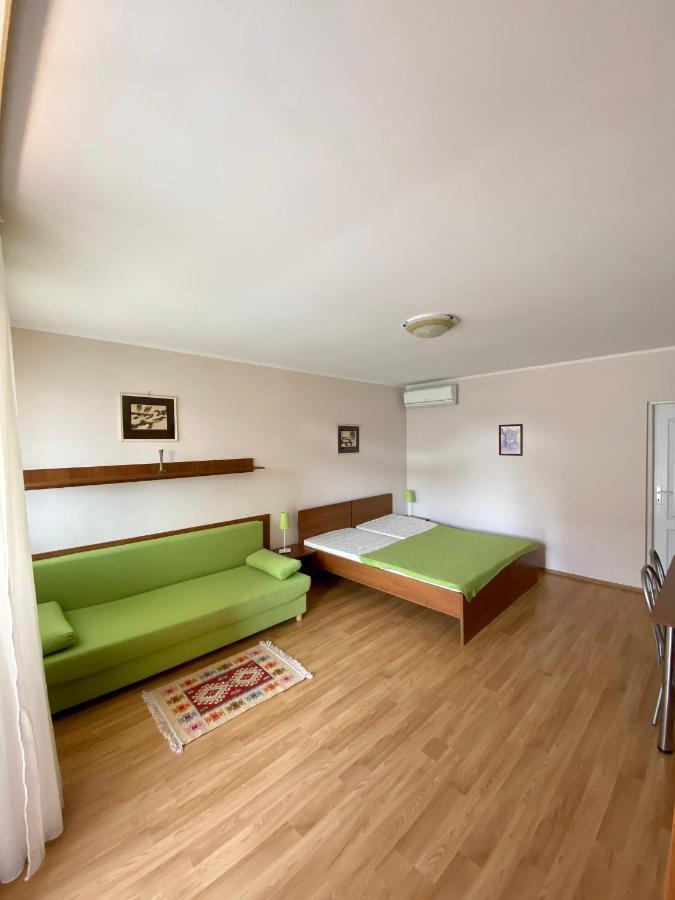Apartmánový dom Flóra Veľký Meder Exterior foto