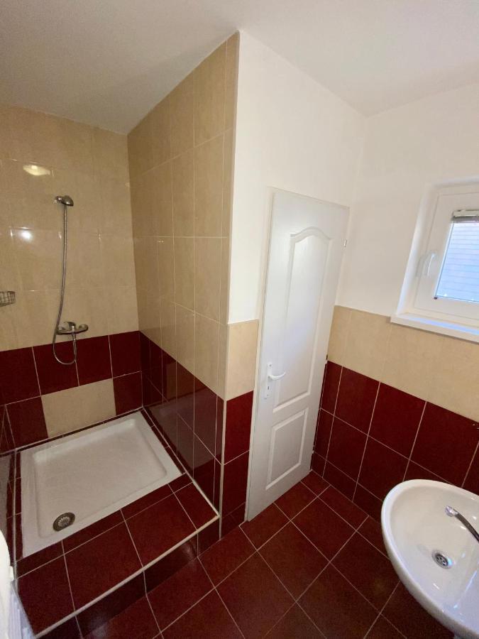 Apartmánový dom Flóra Veľký Meder Exterior foto